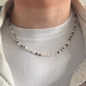 Y2k vintage Brown and white beaded necklace